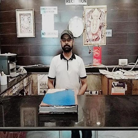 Hotel International Neelam Near New Delhi Railway Station Nova Deli Exterior foto