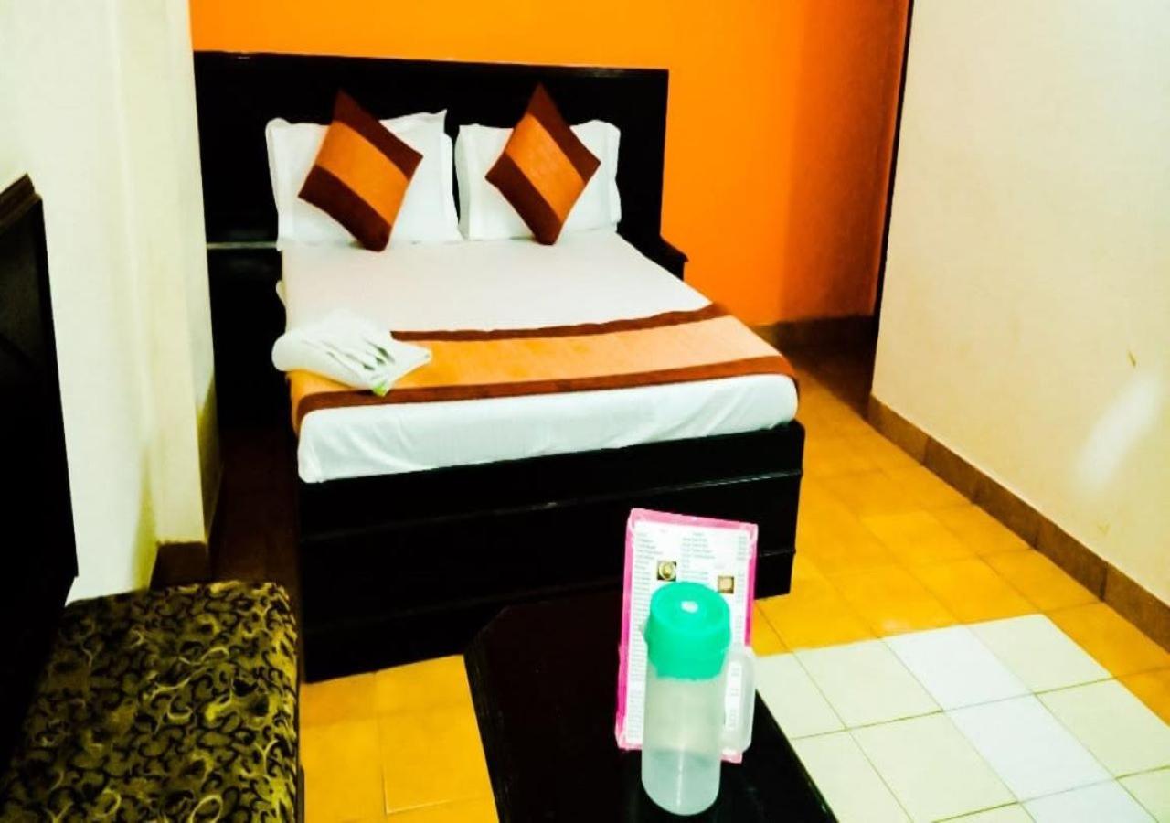 Hotel International Neelam Near New Delhi Railway Station Nova Deli Exterior foto